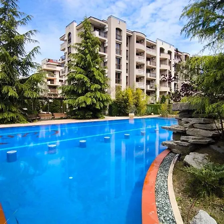 Apartament Cascadas, With A Pool View